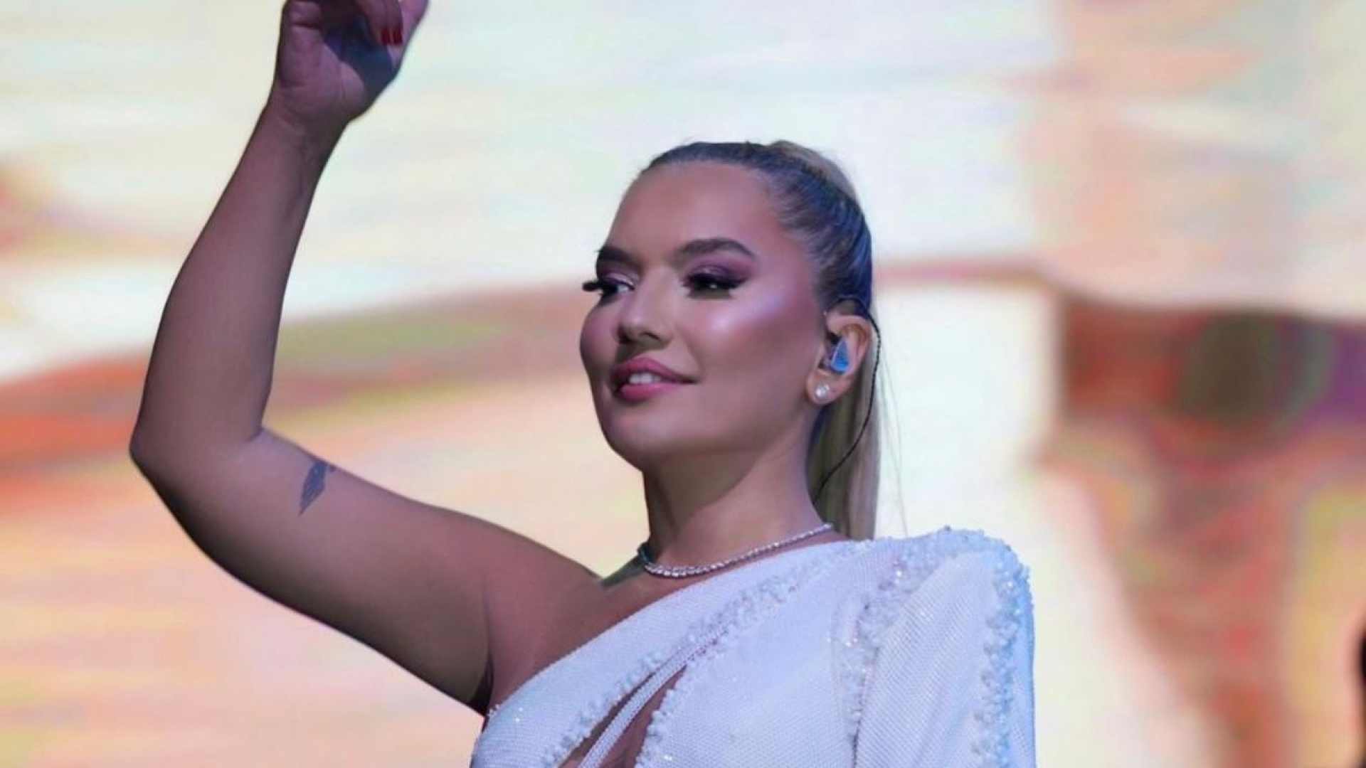 Demet Akalın: Her defasında gözlerim doluyor