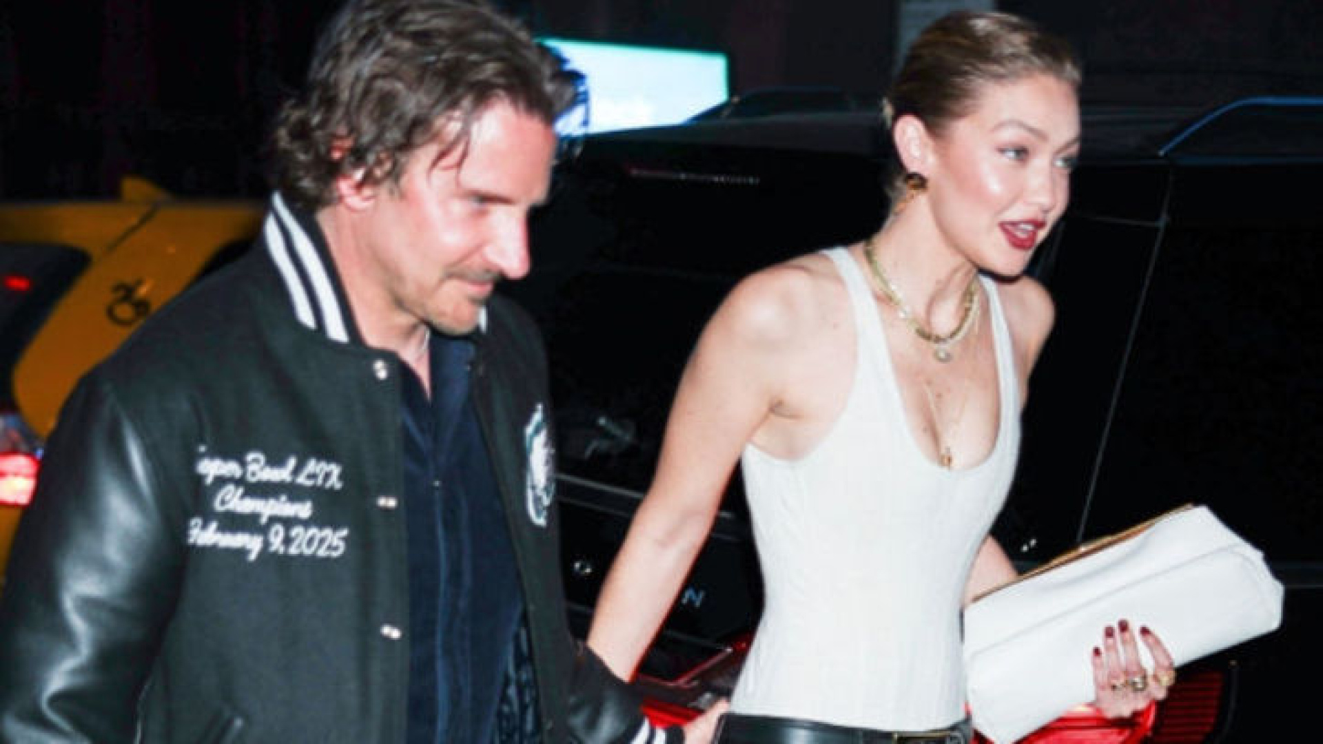 Gigi Hadid sevgilisi Bradley Cooper'dan aldığı hediyeyi gösterdi