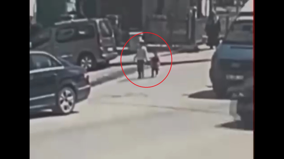 Dedesinin elinden kaçtı, yürekleri yaktı!