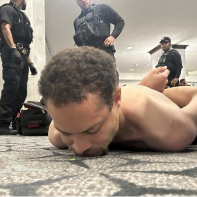 Trump'ın katıldığı yemekteki silahlı saldırı şüphelisi kim?