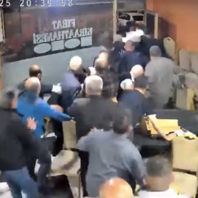 Müzik sesi camı titretince deprem sanıp kaçtılar!