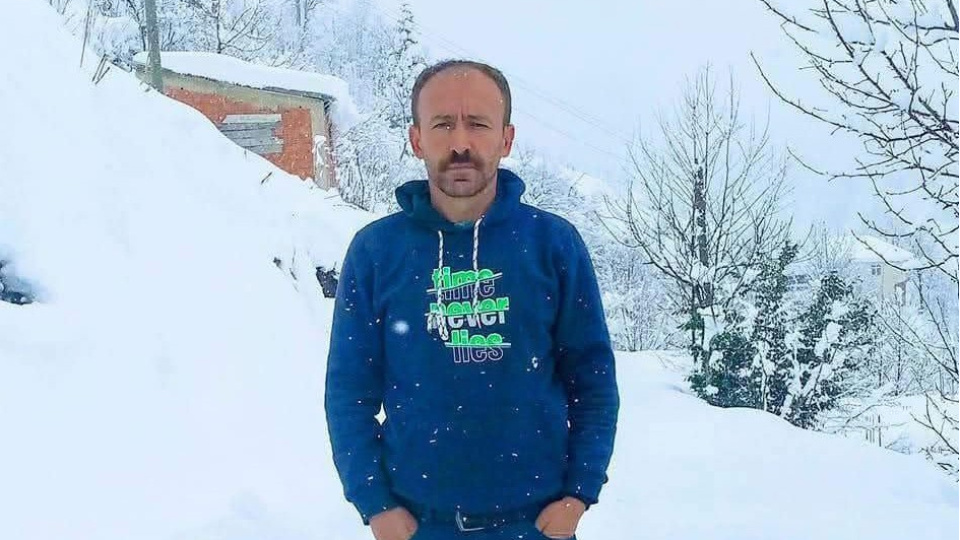 Fındık bahçesine yuvarlanan araçta can verdi