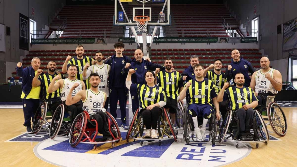 G.Saray'ı yenen F.Bahçe Avrupa şampiyonu!