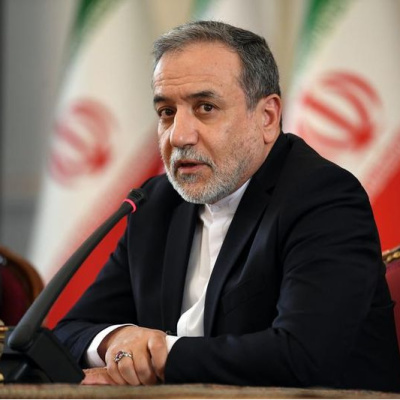 Arakçi yeniden Pakistan'dan