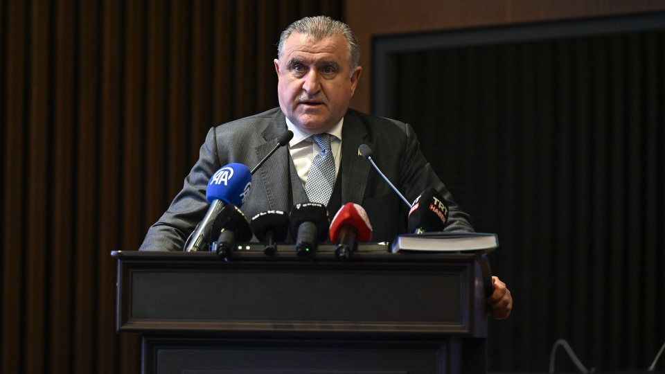 Bakan Bak, Avrupa şampiyonu Beşiktaş'ı kutladı!