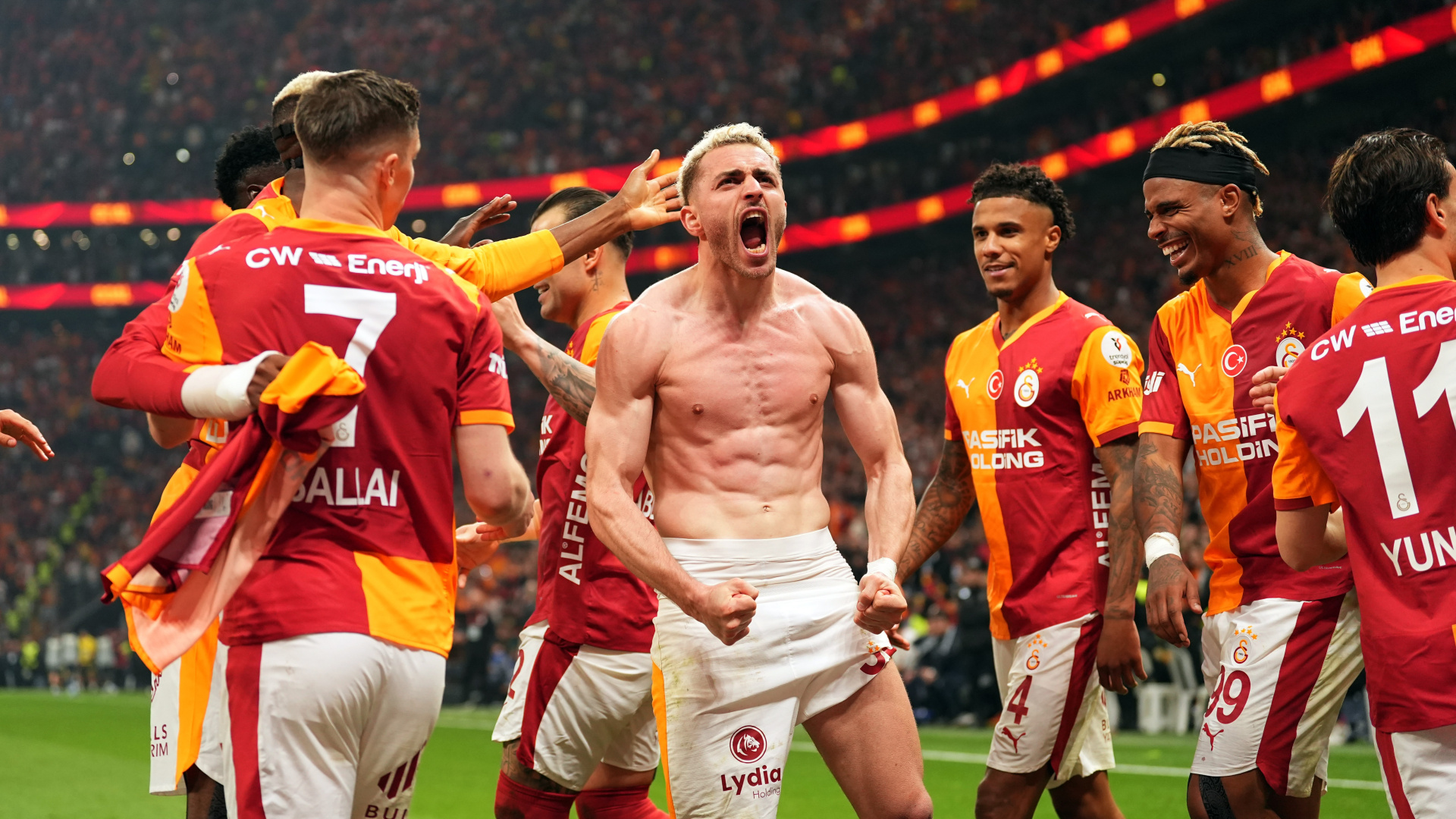 Galatasaray'dan Fenerbahçe'ye 25 yıl sonra iç sahada penaltı golü