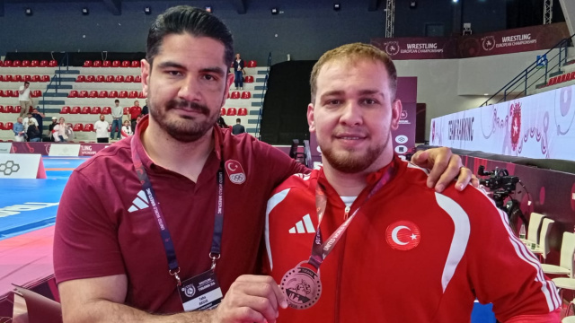 "Hakan'ın kazandığı bronz, altın madalya değerinde"