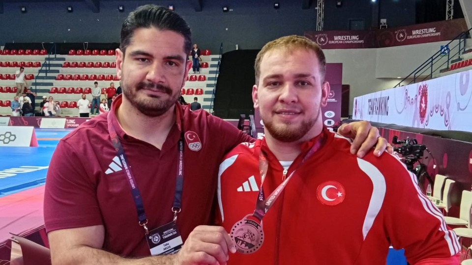 "Hakan'ın kazandığı bronz, altın madalya değerinde"