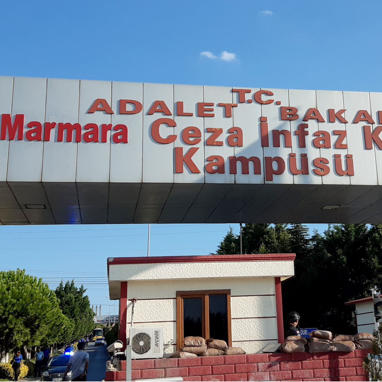 Ekrem İmamoğlu'na Yırtıcı Soruşturma: 3809 Sayfalık İddianameye Dönüşü