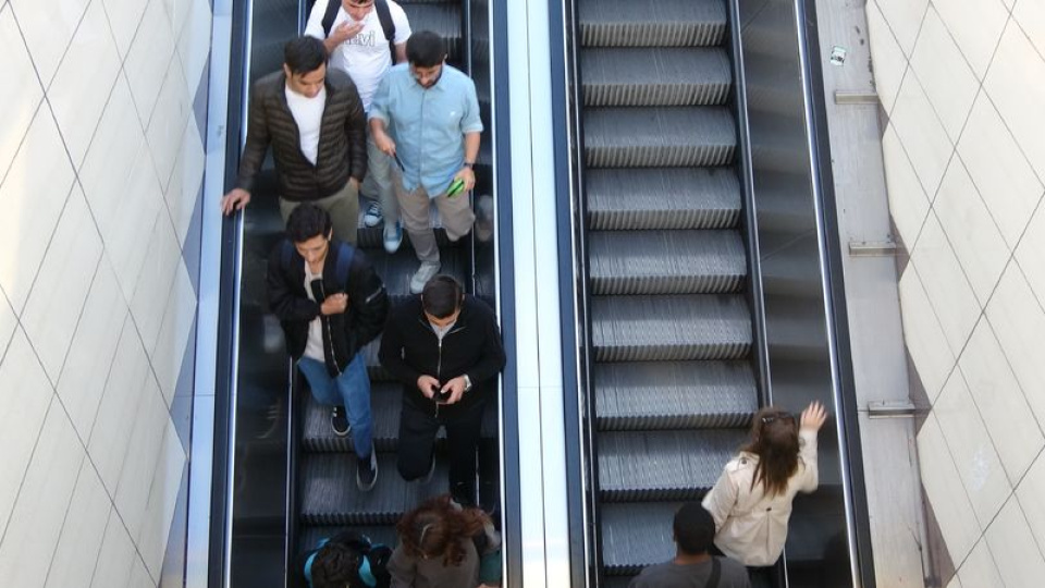 2 metro istasyonu açıldı