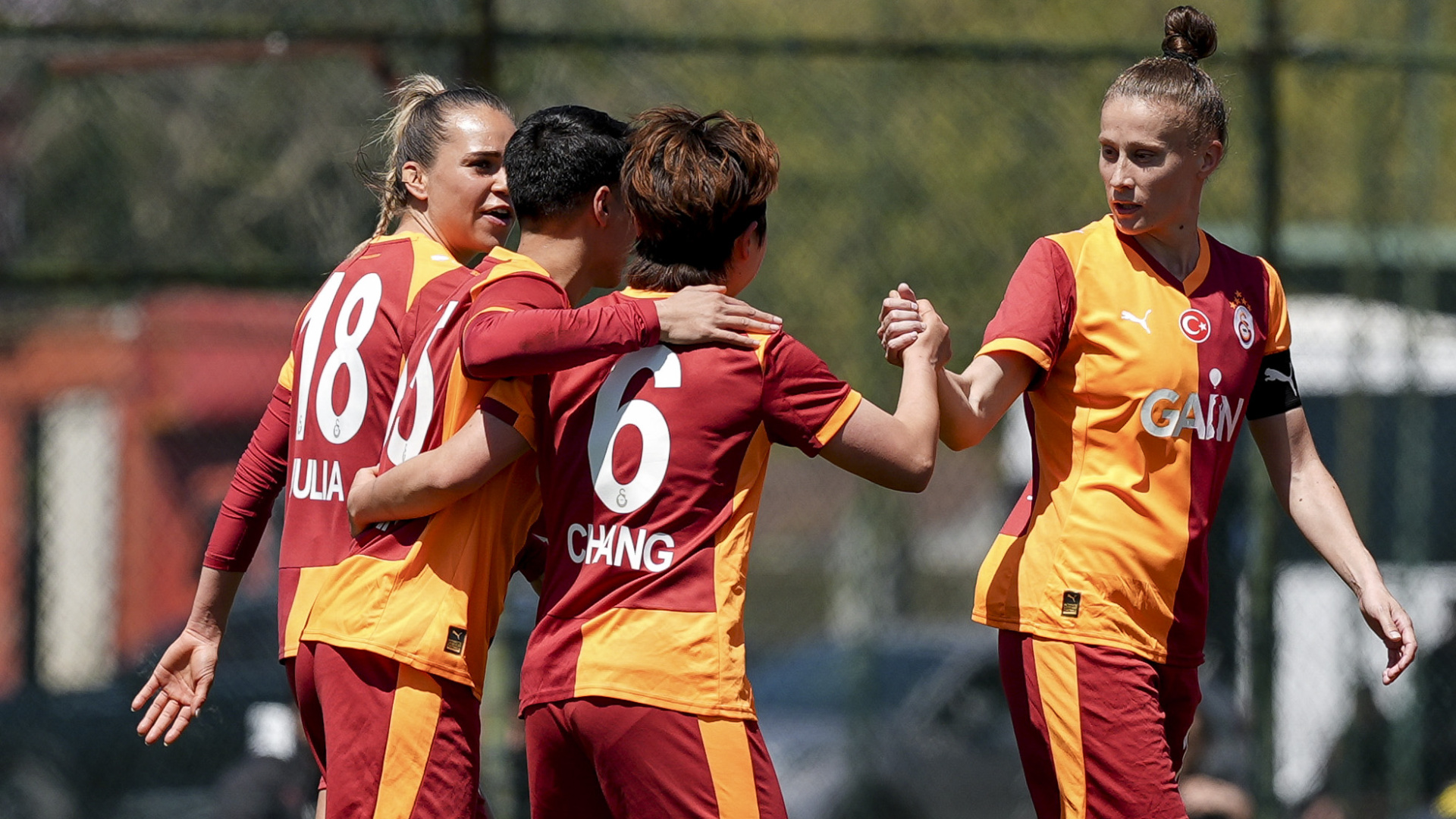 Kadınlar derbisinde Galatasaray'dan müthiş geri dönüş!