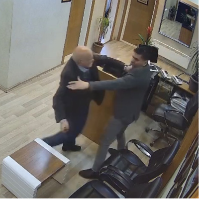 Belediyede satırlı saldırı