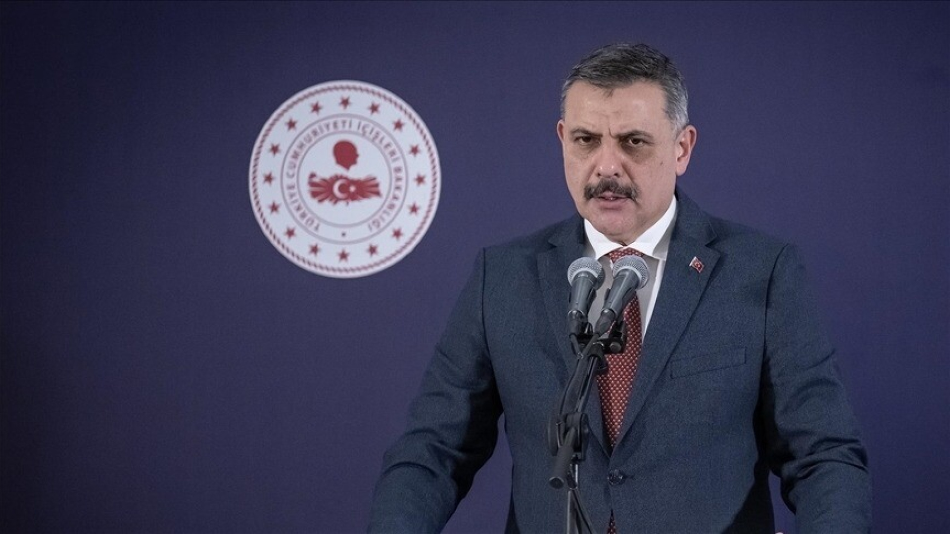 Bakan Çiftçi: 27 Nisan e-muhtırasını unutmadık, vesayete boyun eğmedik