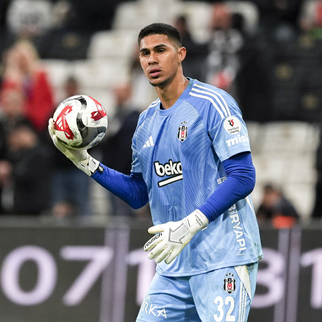 "Beşiktaş formasını giyme onuruna sahip oldum"