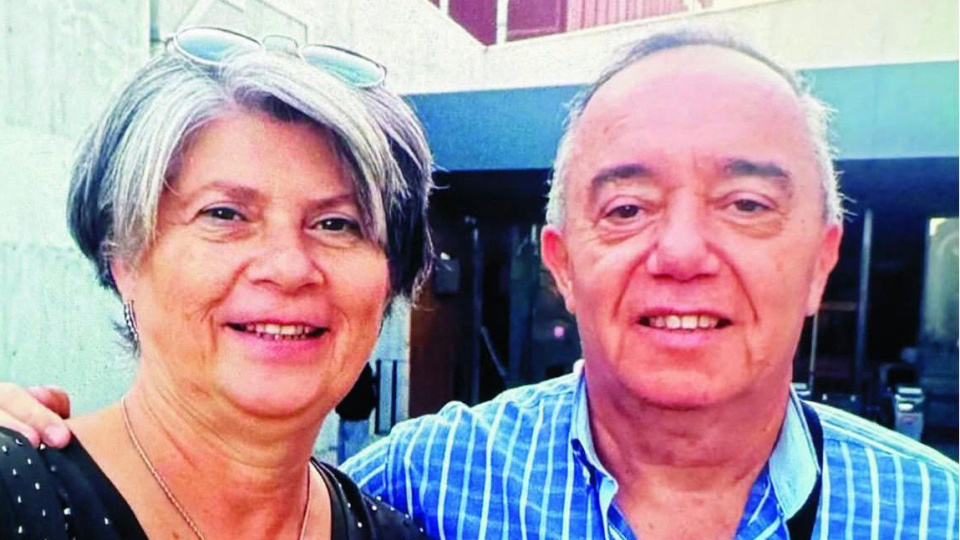 Emekli öğretmen eşini ve kendini vurdu