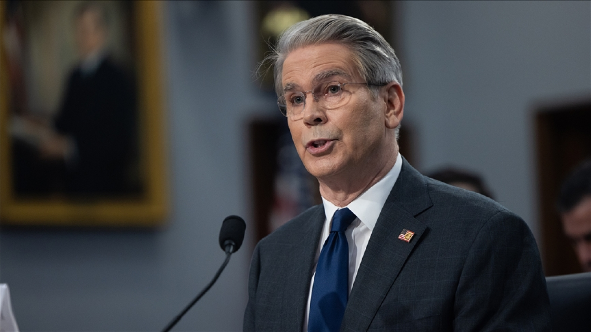 ABD'den yaptırım sinyali... Bessent: İran hava yollarıyla iş yapanlar yaptırımla karşılaşabilir