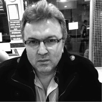 Davet ettiği misafiri demir çubukla öldürdü!