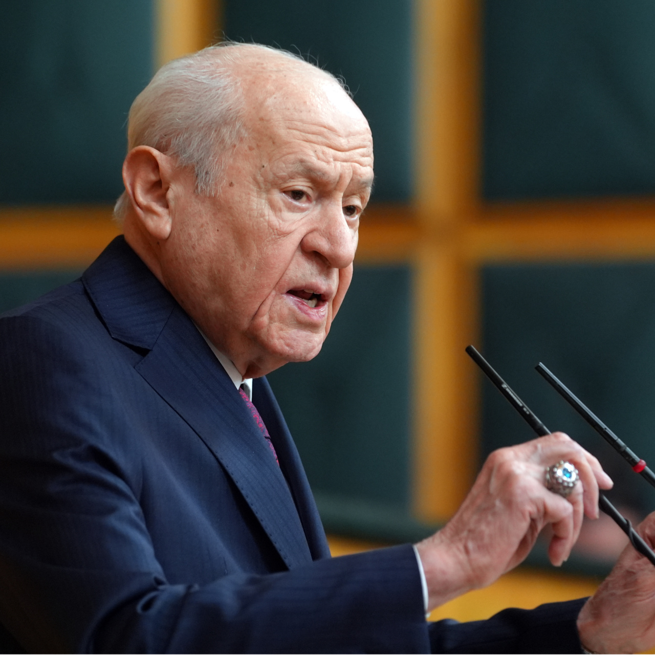 "Dünya sıkıntılı dönemden geçiyor"