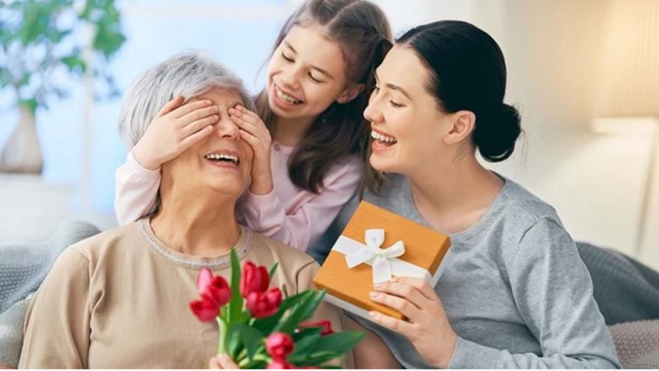 Her 10 kişiden 9'u annesine hediye alıyor