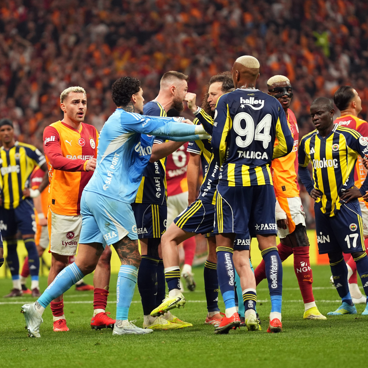 Fenerbahçeli Ederson PFDK'da!