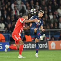 Paris'te tarihi gece!