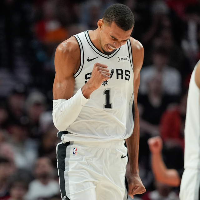 NBA'de Spurs, Konferans yarı finalinde!