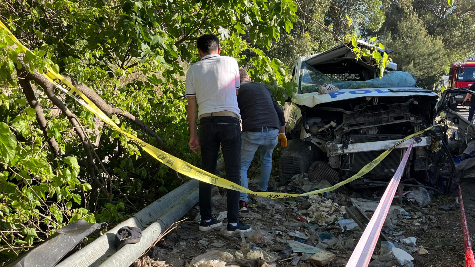İzmir'de kaza! Ölü ve yaralılar var
