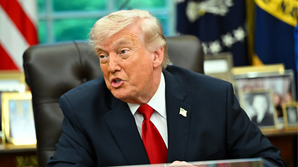 Trump: İran'la telefonda müzakere ediyoruz