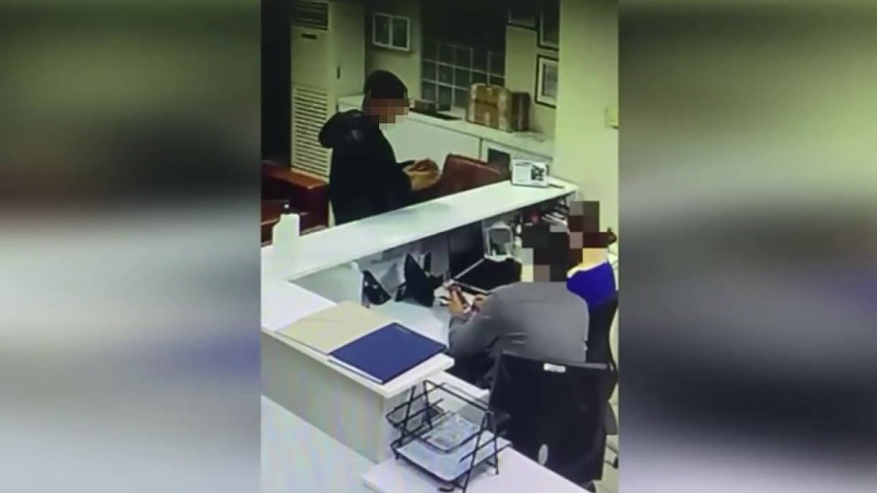 Tehdit notu yazıp mermi bıraktılar!