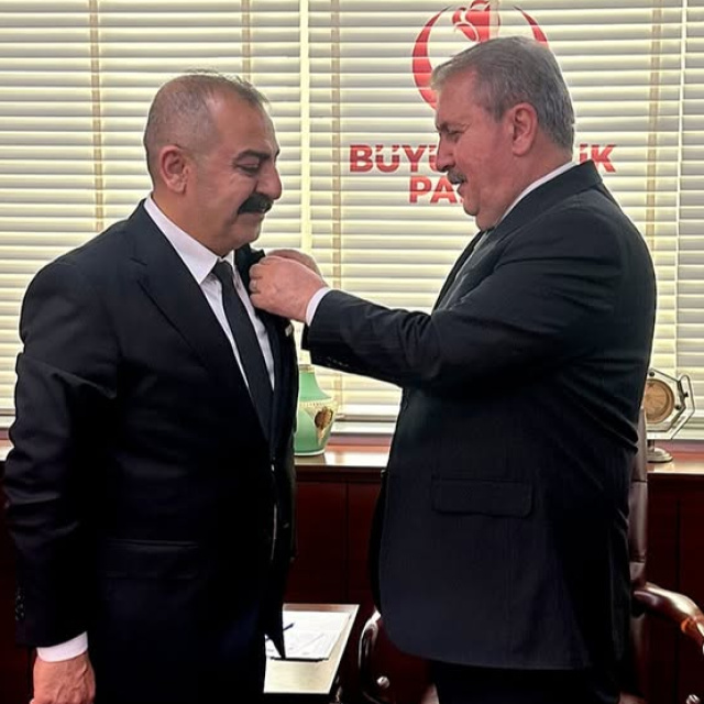 Oyuncu Ömer Kurt, BBP'ye katıldı