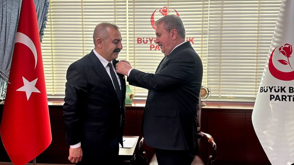 Oyuncu Ömer Kurt, BBP'ye katıldı