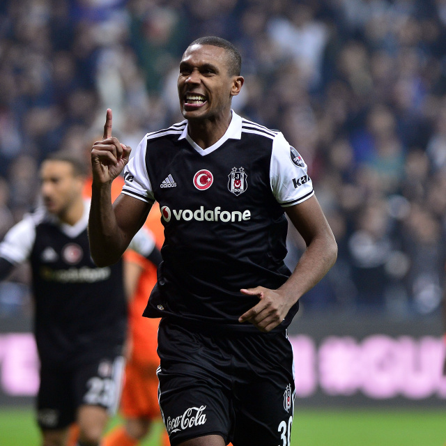 "Umarım Beşiktaş yeni sezonda Süper Lig'i kazanır"