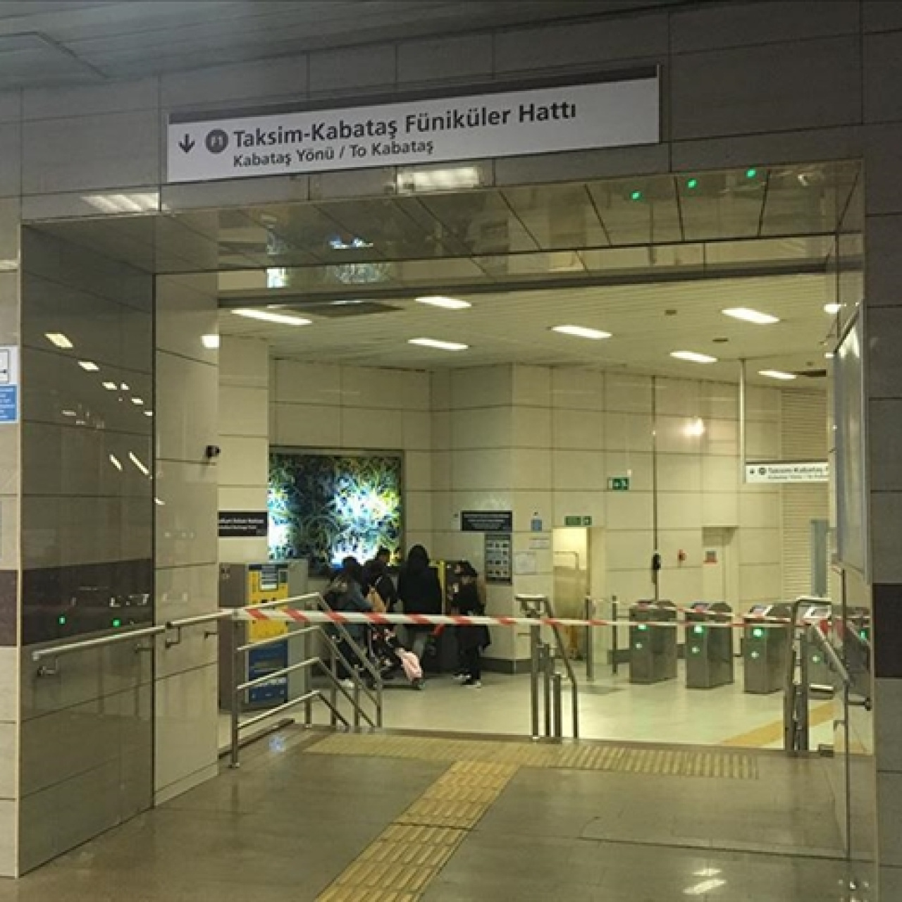 İstanbul'da 1 Mayıs'ta Ulaşım Akışı Değişecek: Metro Hatları ve Fünikülerde Kısıtlamalar