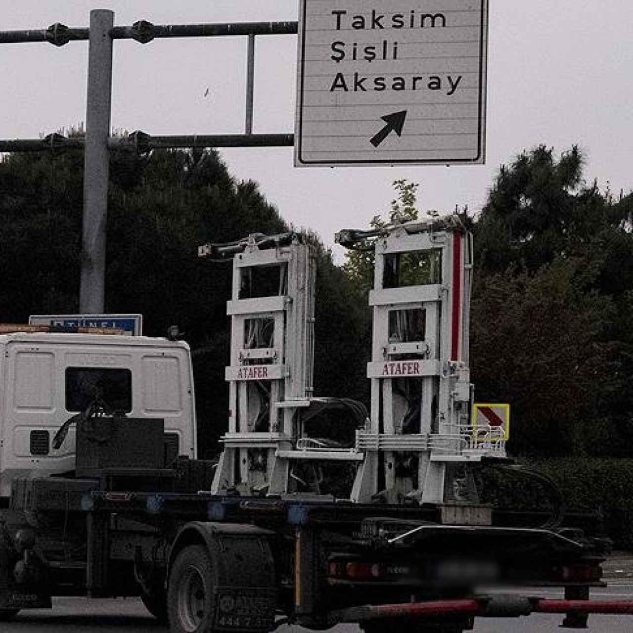 İstanbul'da 1 Mayıs'ta Ulaşımda Yeniden Düzenleme: Yollar Kapanıyor, Toplu Taşıma Rotaları Değişiyor