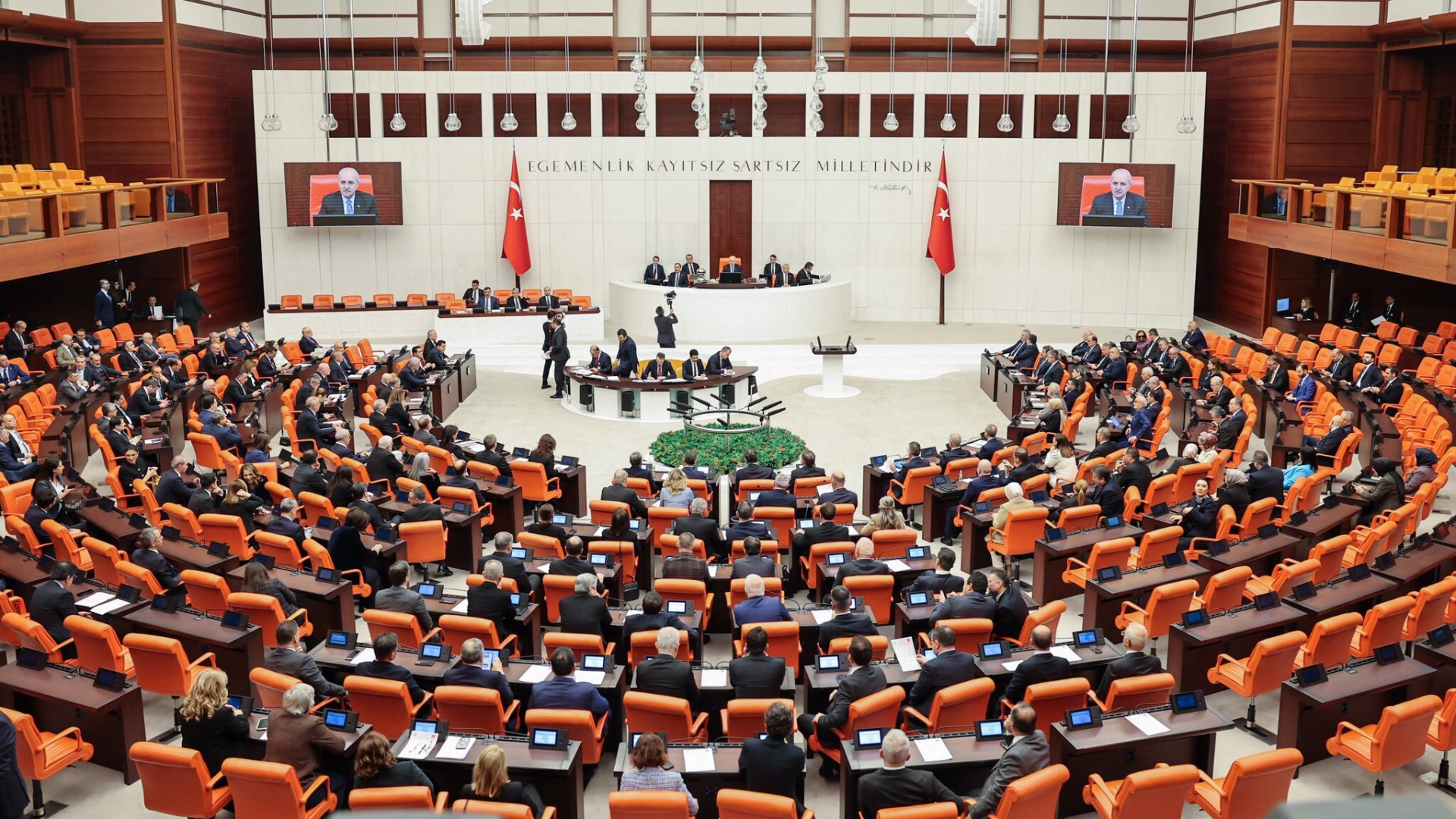 Siyasilerden 1 Mayıs mesajları | Son dakika haberleri