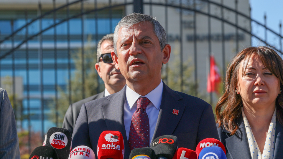 Özel, Sumud Filosu'na saldırıyı kınadı
