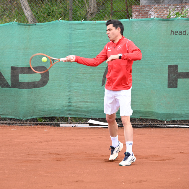 Cansel Elçin, Roma yolcusu