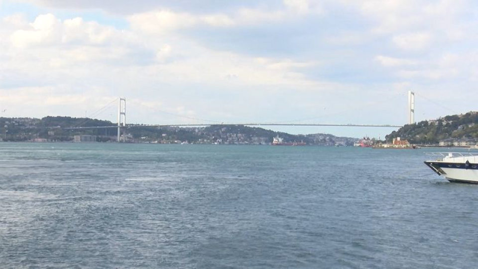 İstanbul Boğazı gemi geçişlerine kapatıldı