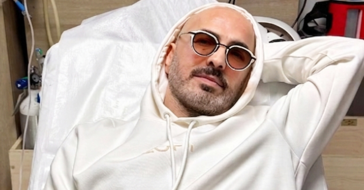 Soner Sarıkabadayı Hastalığından Konsere Devam