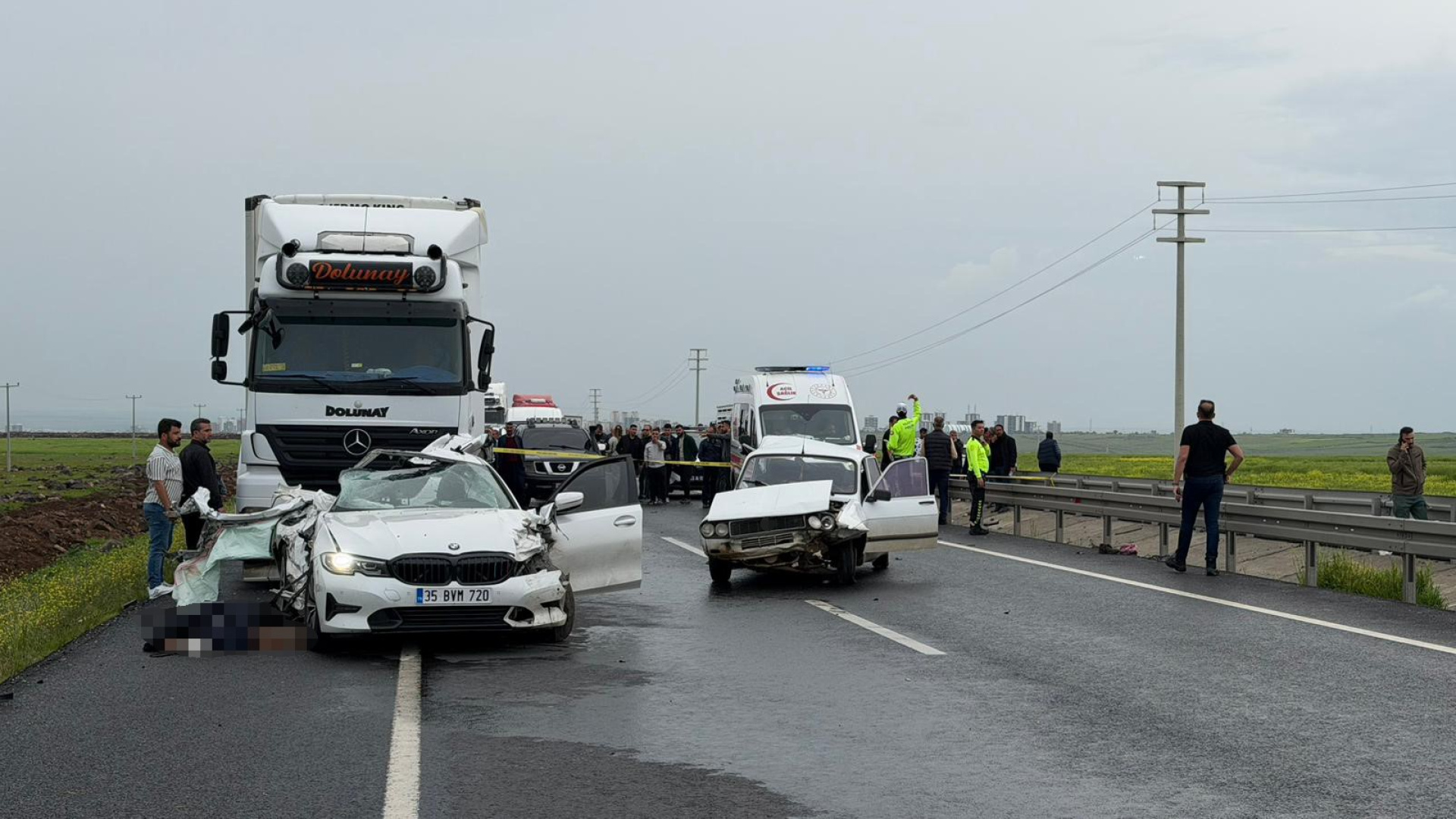 Siverek'te zincirleme trafik kazasında 2 kişi öldü, 2 kişi yaralandı
