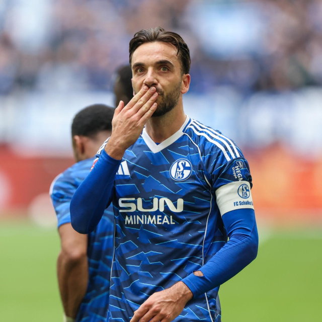 Kenan attı, Schalke 04 Bundesliga'ya yükseldi!