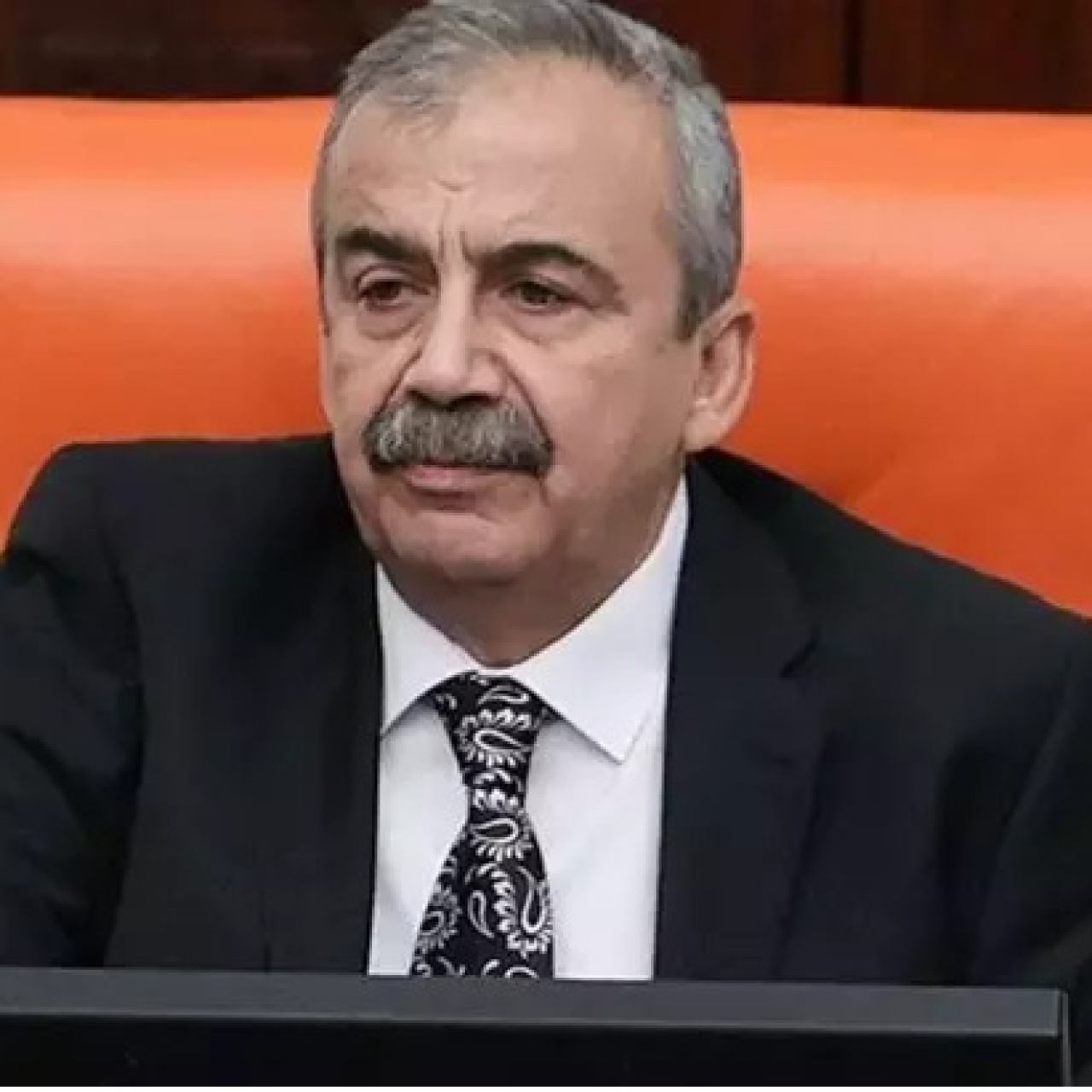 Siyasilerden Sırrı Süreyya Önder mesajları