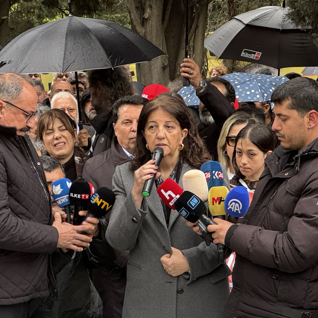Sırrı Süreyya Önder, kabri başında anıldı