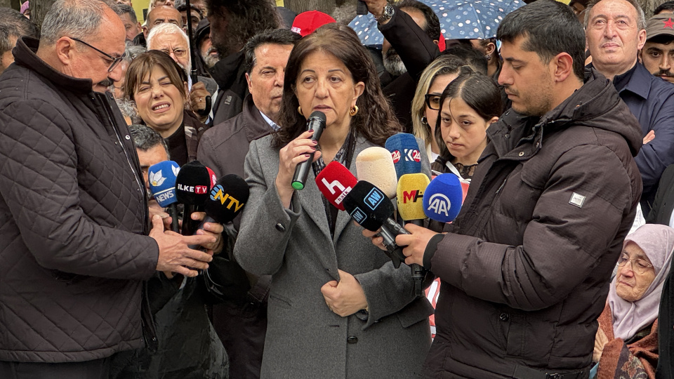 Sırrı Süreyya Önder, kabri başında anıldı