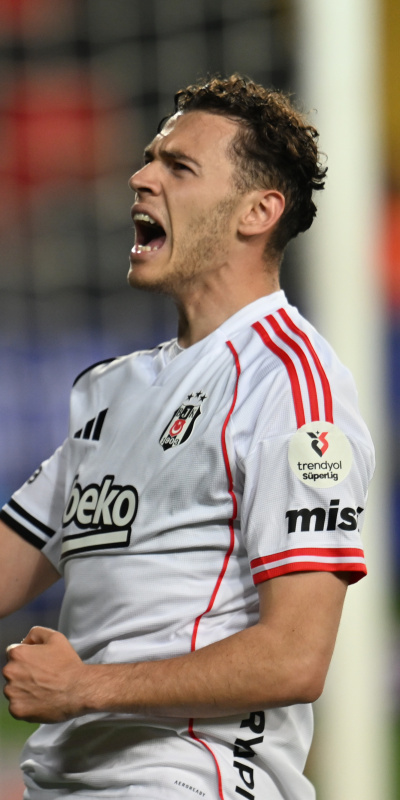 Asllani bu kez damga vurdu!