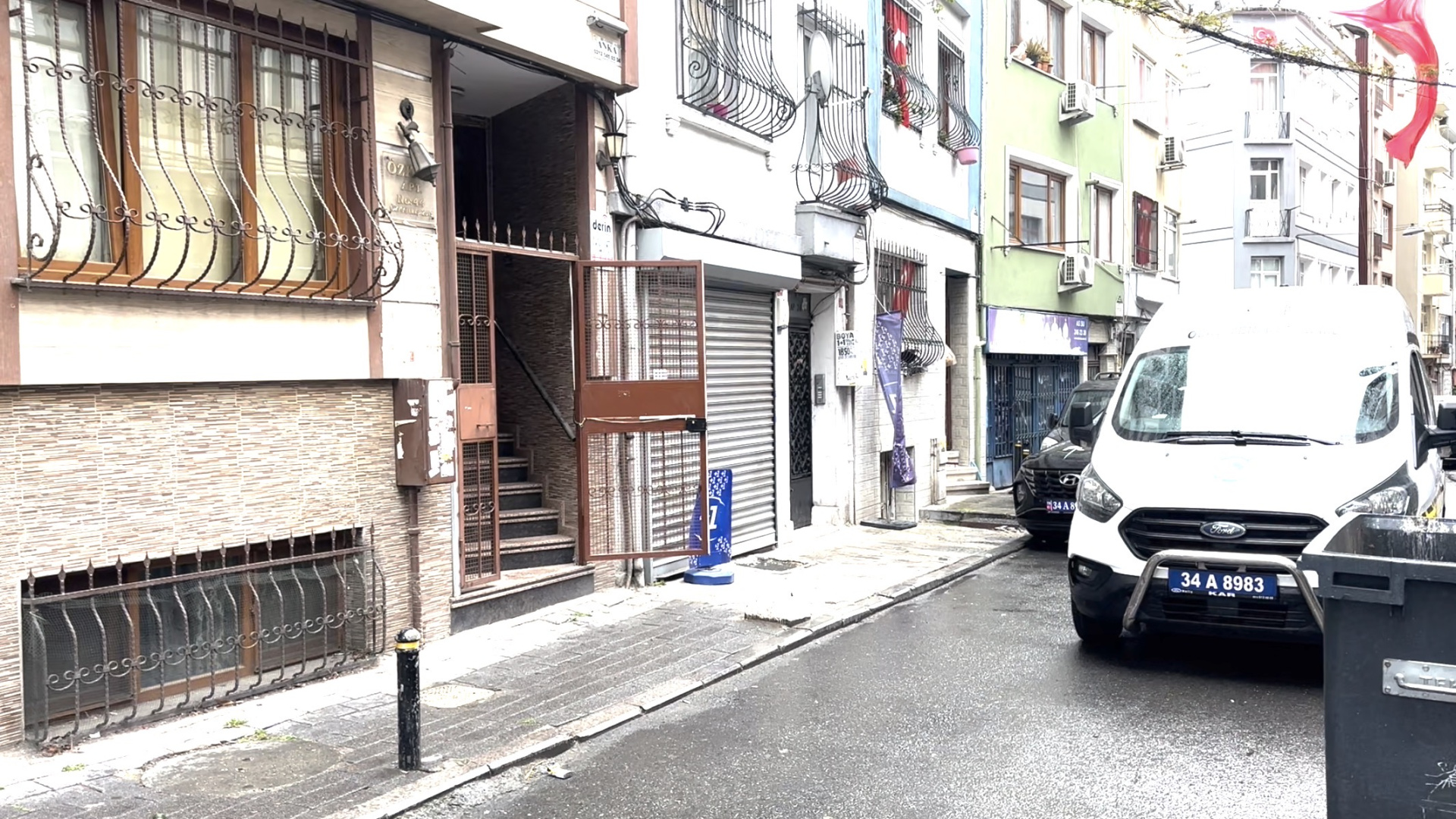 Eski sevgiliden kanlı baskın: Yeni sevgiliyi 7 yerinden bıçakladı