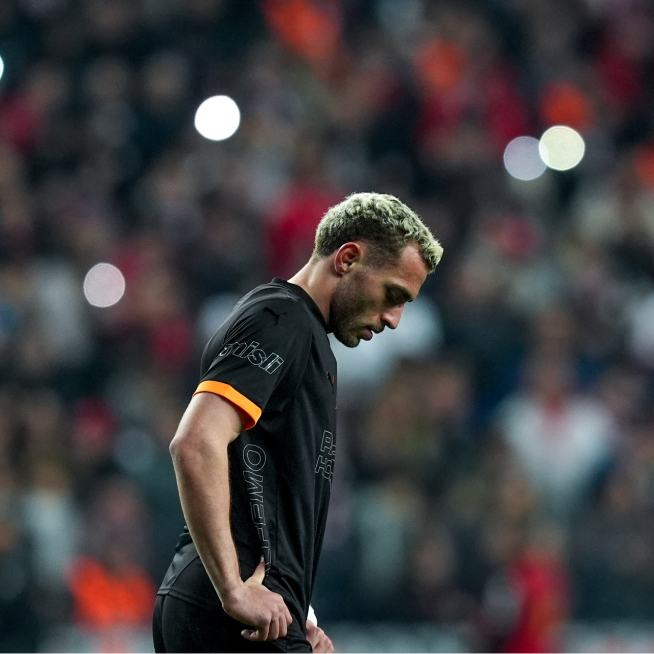 Geri düşünce çeviremiyor!