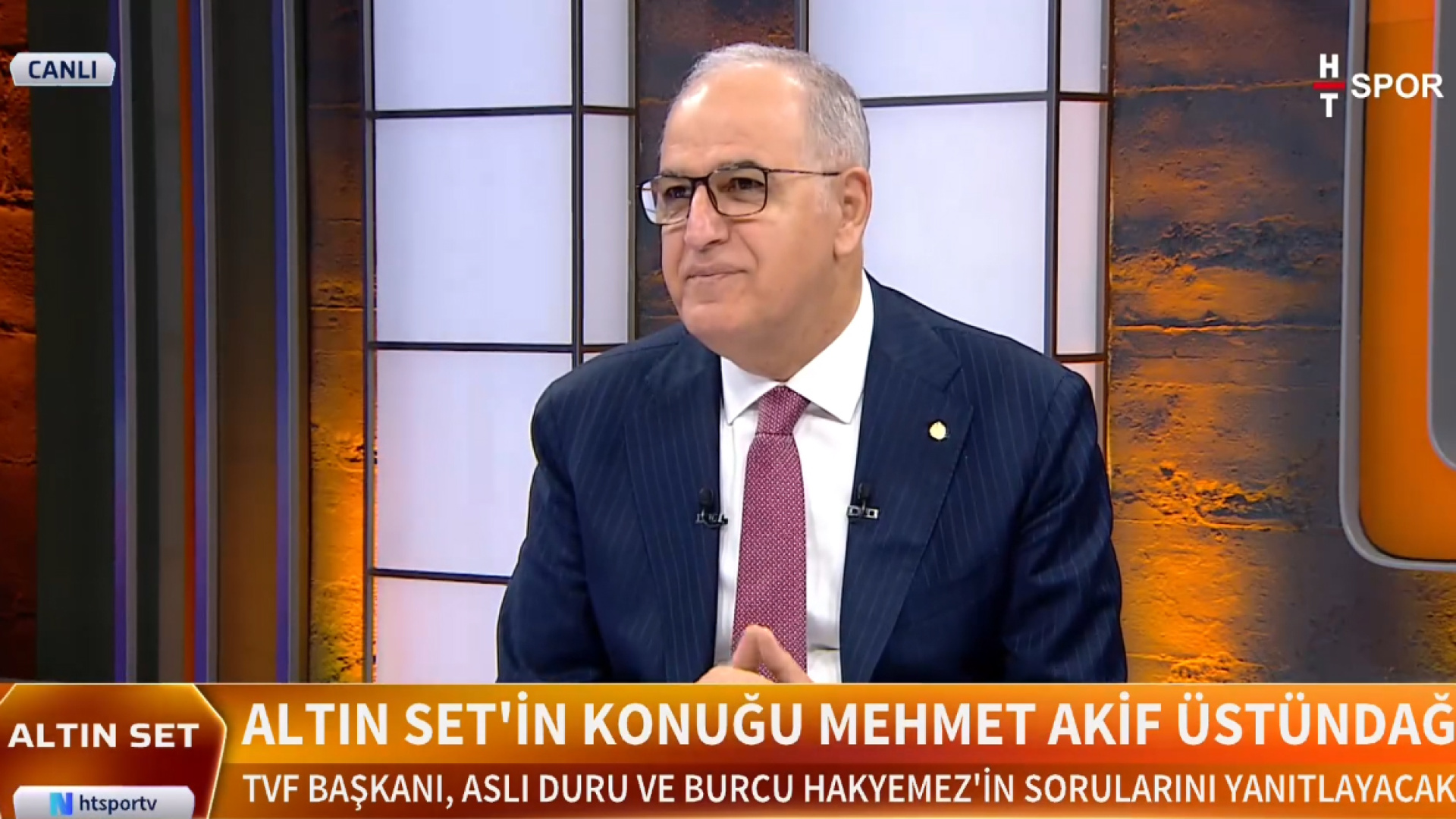 Mehmet Akif Üstündağ: Dünyanın en iyi ligine sahibiz!