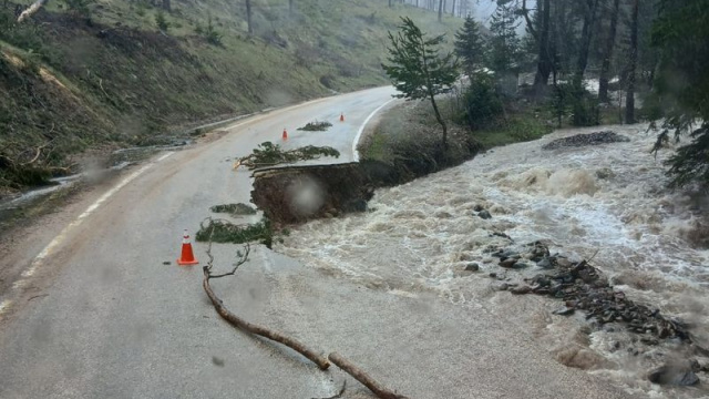 Sivas'ta 11 köy yolu ulaşıma kapandı