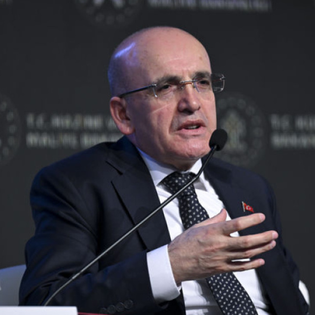 "Enflasyonu düşürerek fiyat istikrarı hedefimize ulaşacağız"